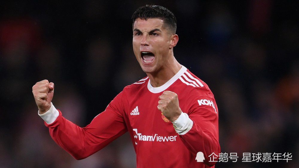 老赵抱着媛媛在厨房做小说